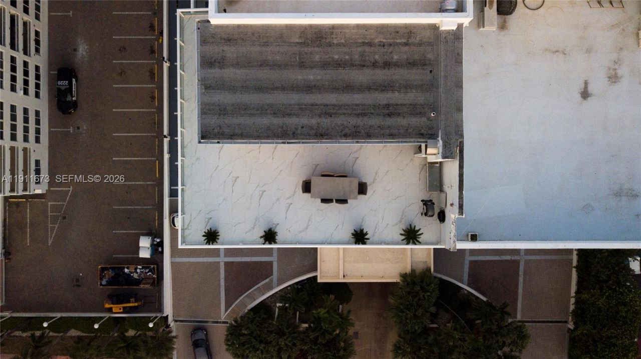 5001 Collins Ave, Unit PH-1, Miami Beach, FL 33140 Photo