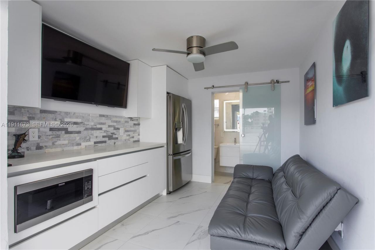 5001 Collins Ave, Unit PH-1, Miami Beach, FL 33140 Photo