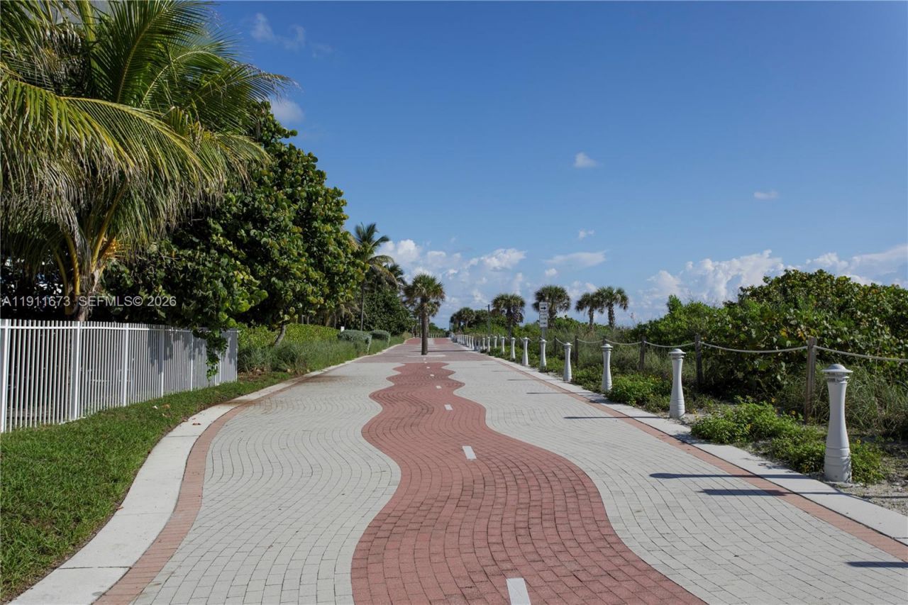 5001 Collins Ave, Unit PH-1, Miami Beach, FL 33140 Photo