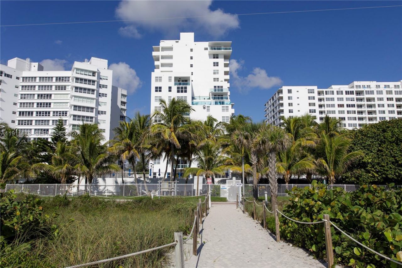 5001 Collins Ave, Unit PH-1, Miami Beach, FL 33140 Photo