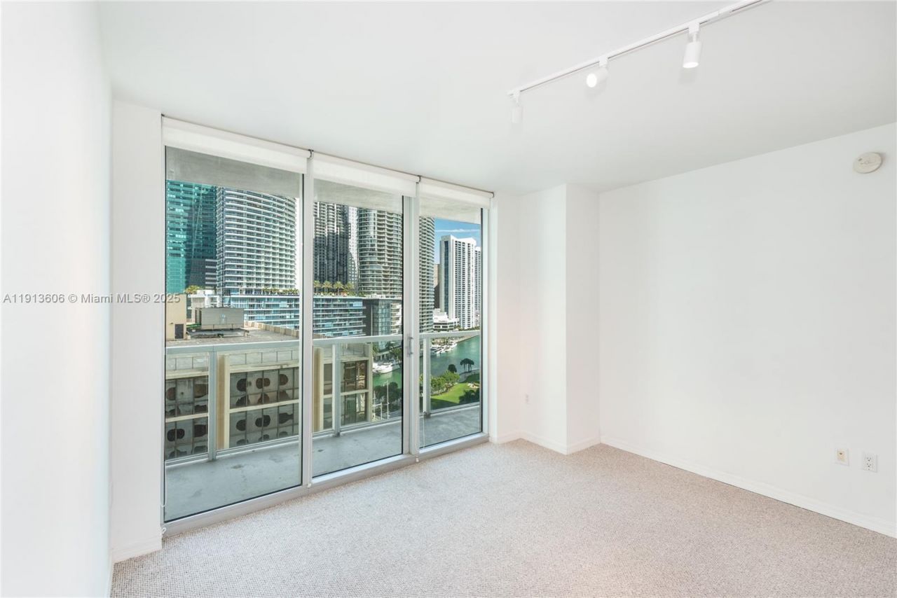 500 Brickell Av, Unit 1505, Miami, FL 33131 Photo