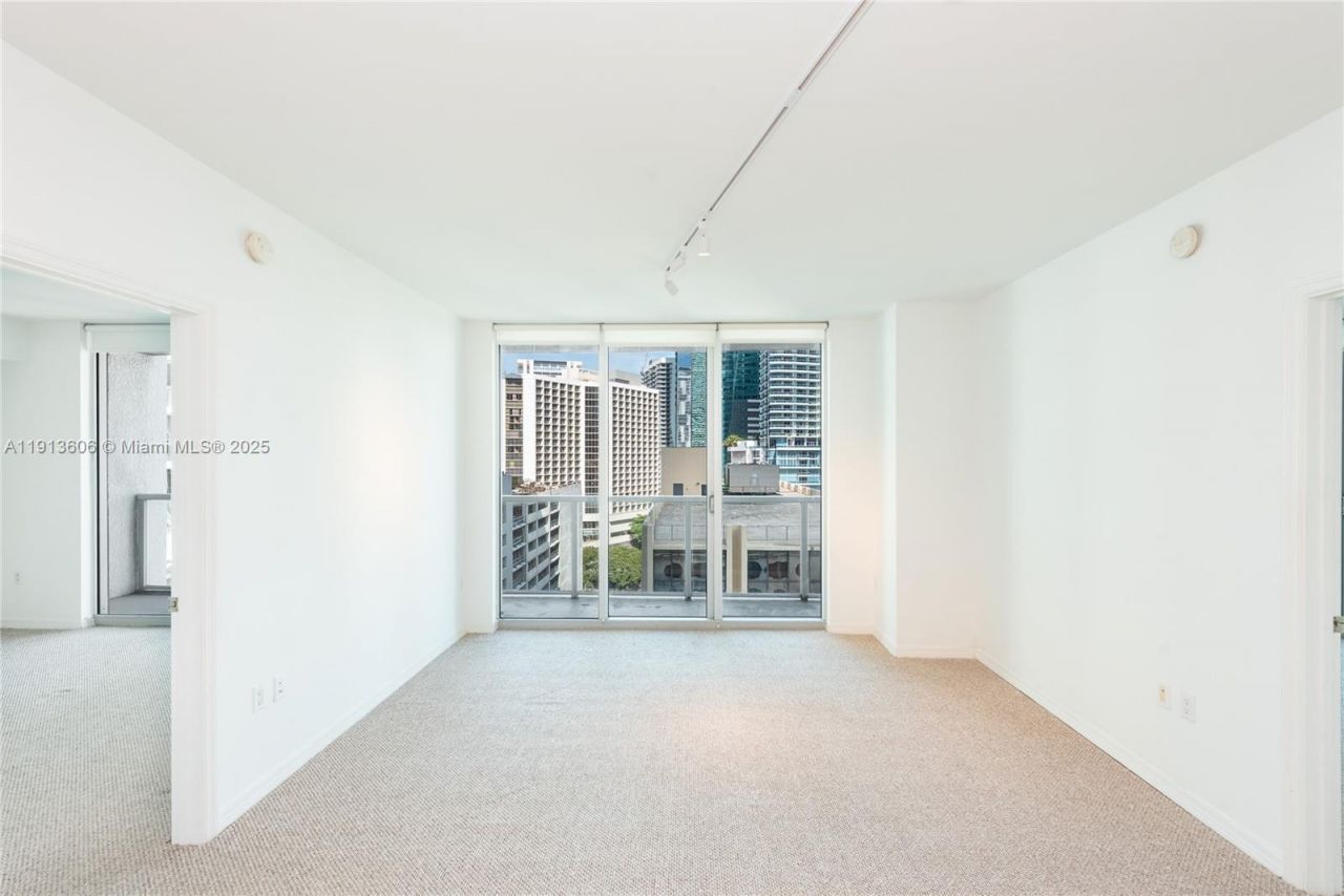 500 Brickell Av, Unit 1505, Miami, FL 33131 Photo