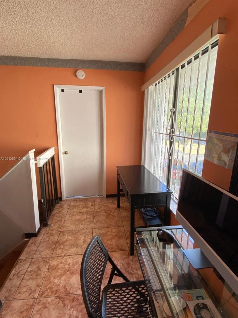 10454 NW 5th Ter, Unit 4-30, Miami, FL 33172 Photo