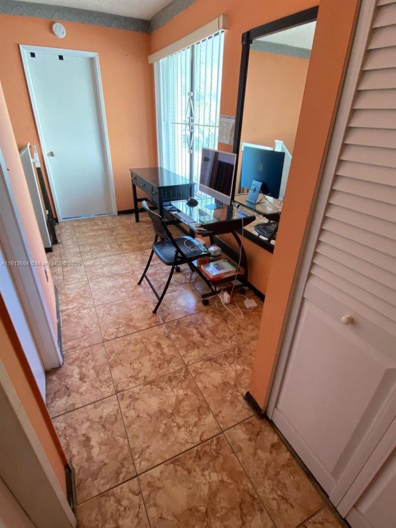 10454 NW 5th Ter, Unit 4-30, Miami, FL 33172 Photo