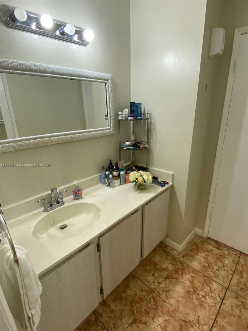 10454 NW 5th Ter, Unit 4-30, Miami, FL 33172 Photo