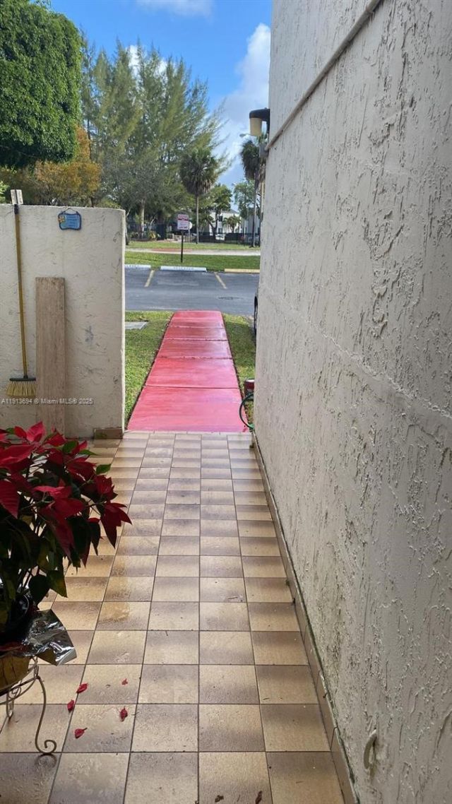 10454 NW 5th Ter, Unit 4-30, Miami, FL 33172 Photo