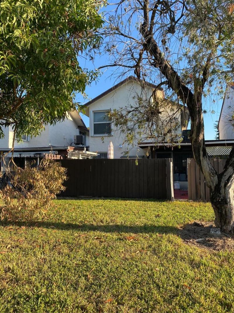 10454 NW 5th Ter, Unit 4-30, Miami, FL 33172 Photo