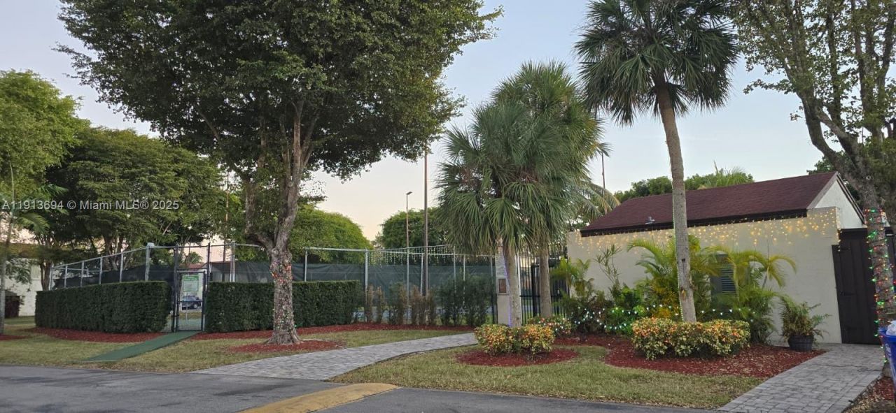 10454 NW 5th Ter, Unit 4-30, Miami, FL 33172 Photo