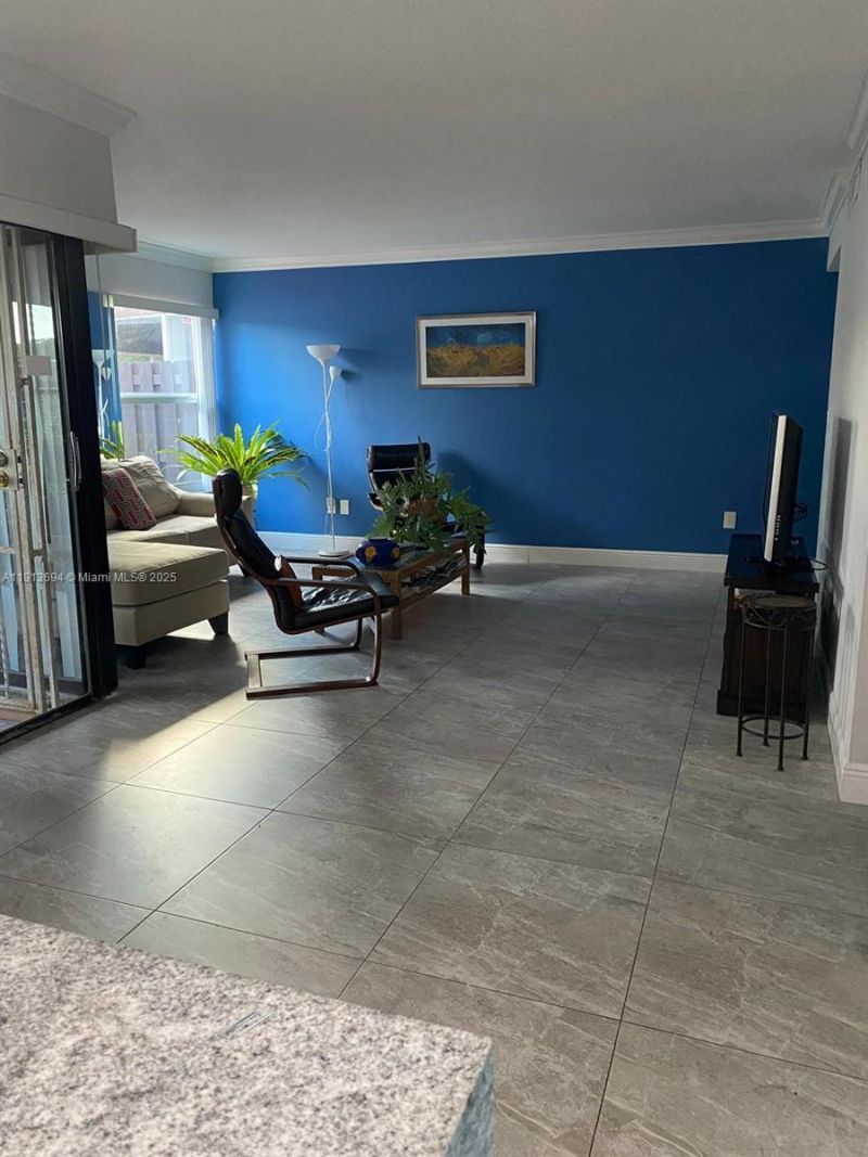 10454 NW 5th Ter, Unit 4-30, Miami, FL 33172 Photo