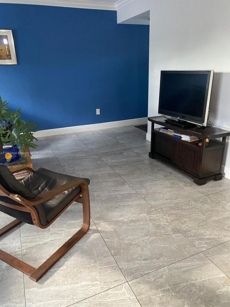 10454 NW 5th Ter, Unit 4-30, Miami, FL 33172 Photo