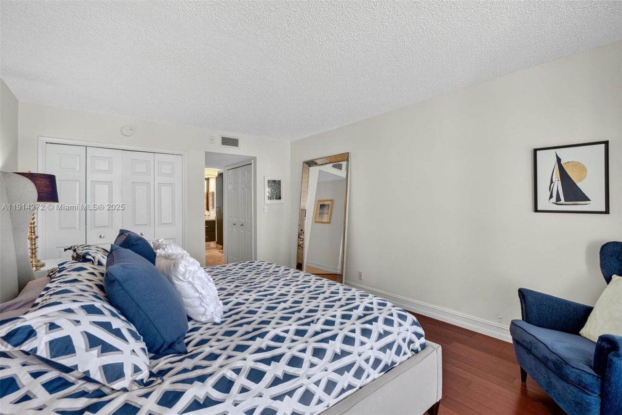 3611 Oaks Clubhouse Dr, Unit 202, Pompano Beach, FL 33069 Photo