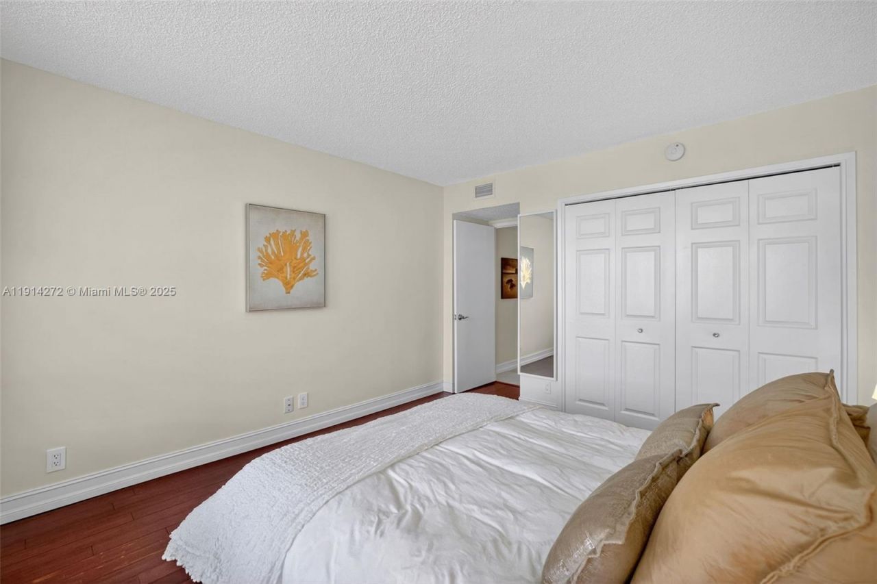 3611 Oaks Clubhouse Dr, Unit 202, Pompano Beach, FL 33069 Photo