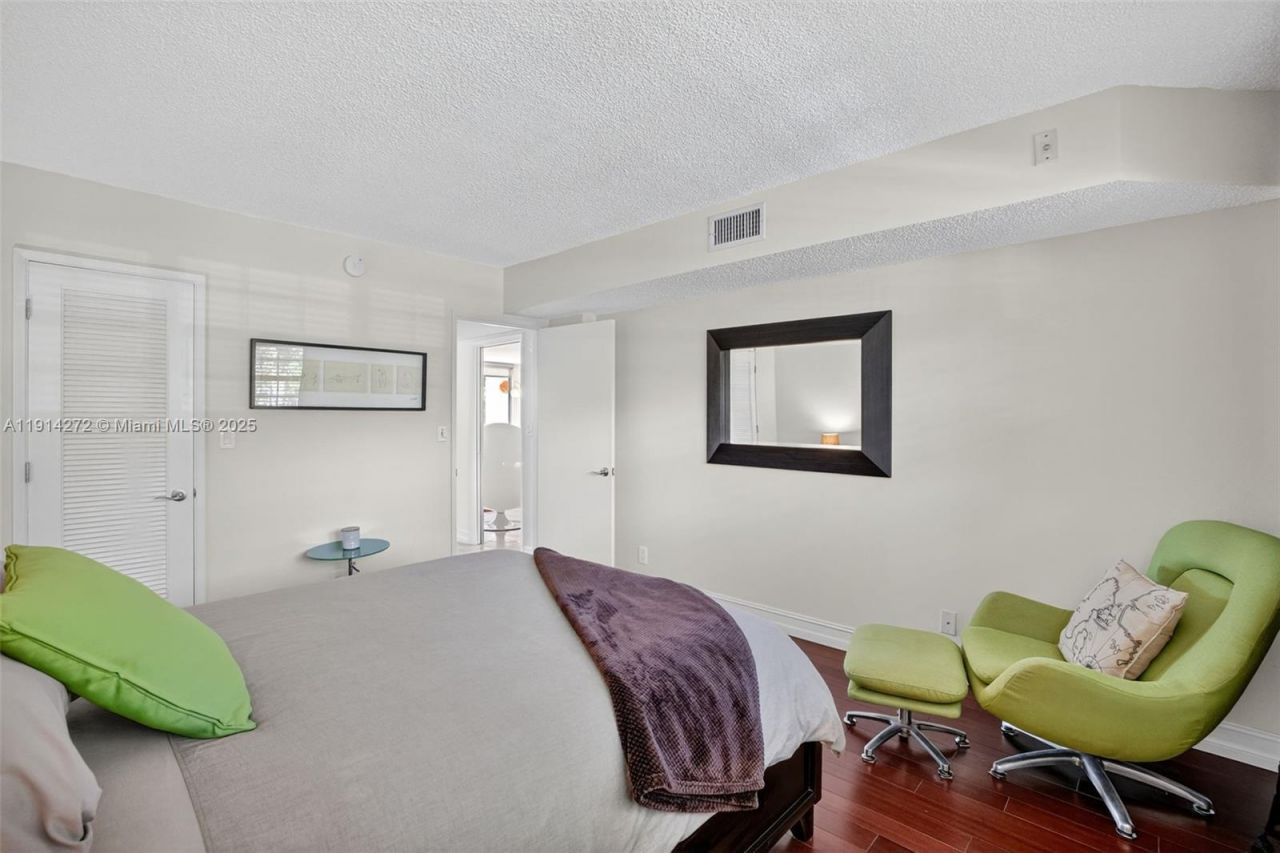 3611 Oaks Clubhouse Dr, Unit 202, Pompano Beach, FL 33069 Photo