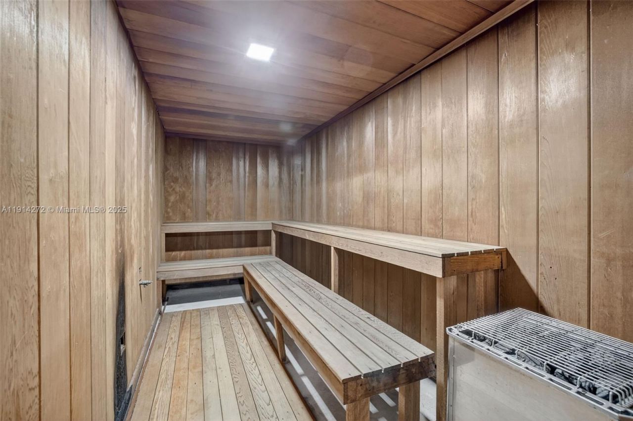 3611 Oaks Clubhouse Dr, Unit 202, Pompano Beach, FL 33069 Photo