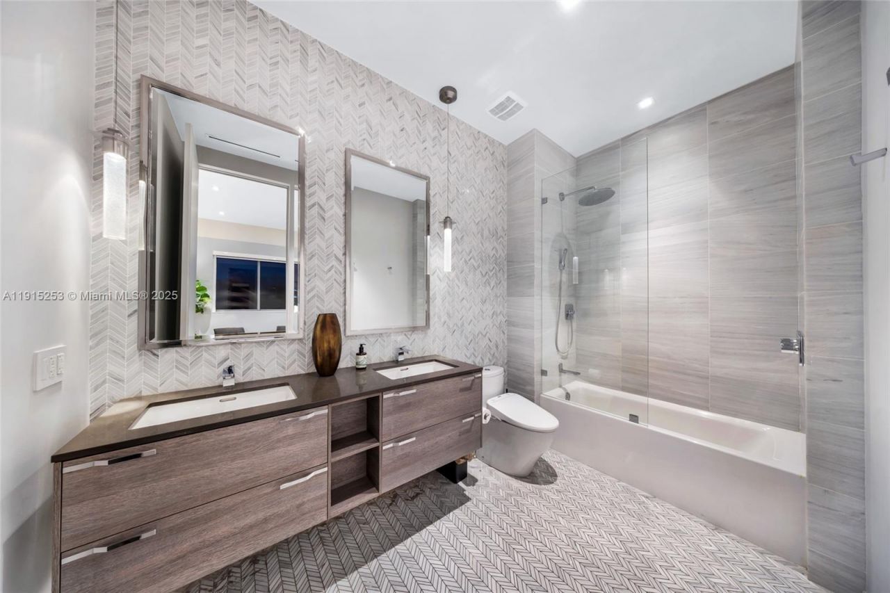 250 NW 24th St, Unit PHA, Miami, FL 33127 Photo