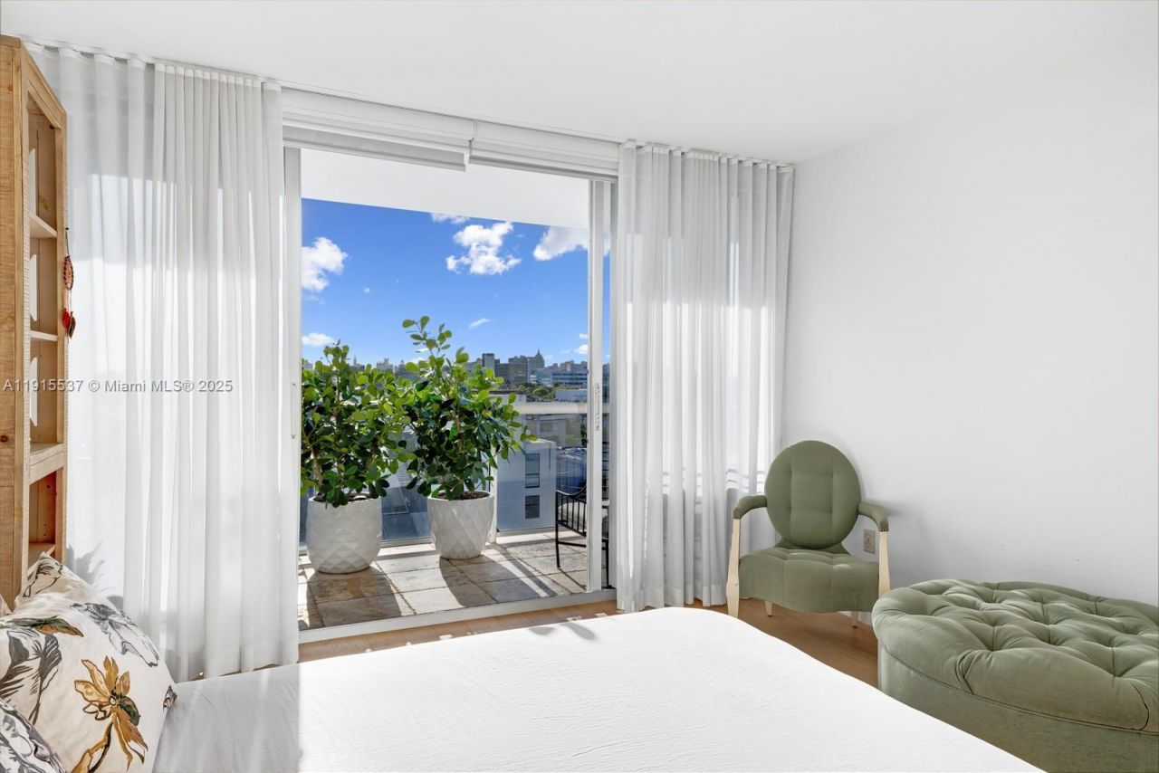 1800 Sunset Harbour Dr, Unit 803, Miami Beach, FL 33139 Photo