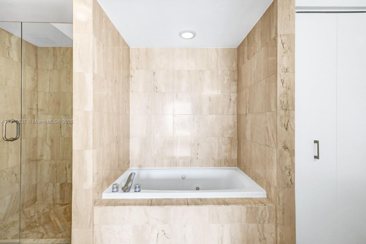 1800 Sunset Harbour Dr, Unit 803, Miami Beach, FL 33139 Photo