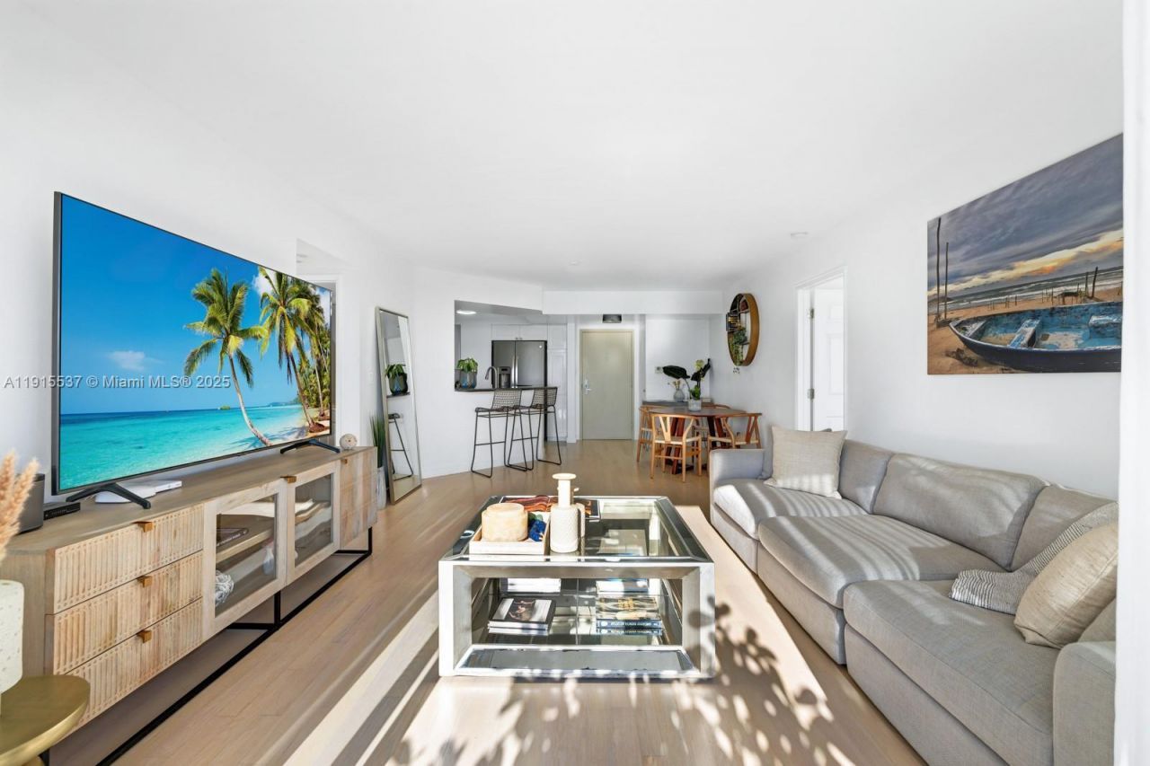 1800 Sunset Harbour Dr, Unit 803, Miami Beach, FL 33139 Photo