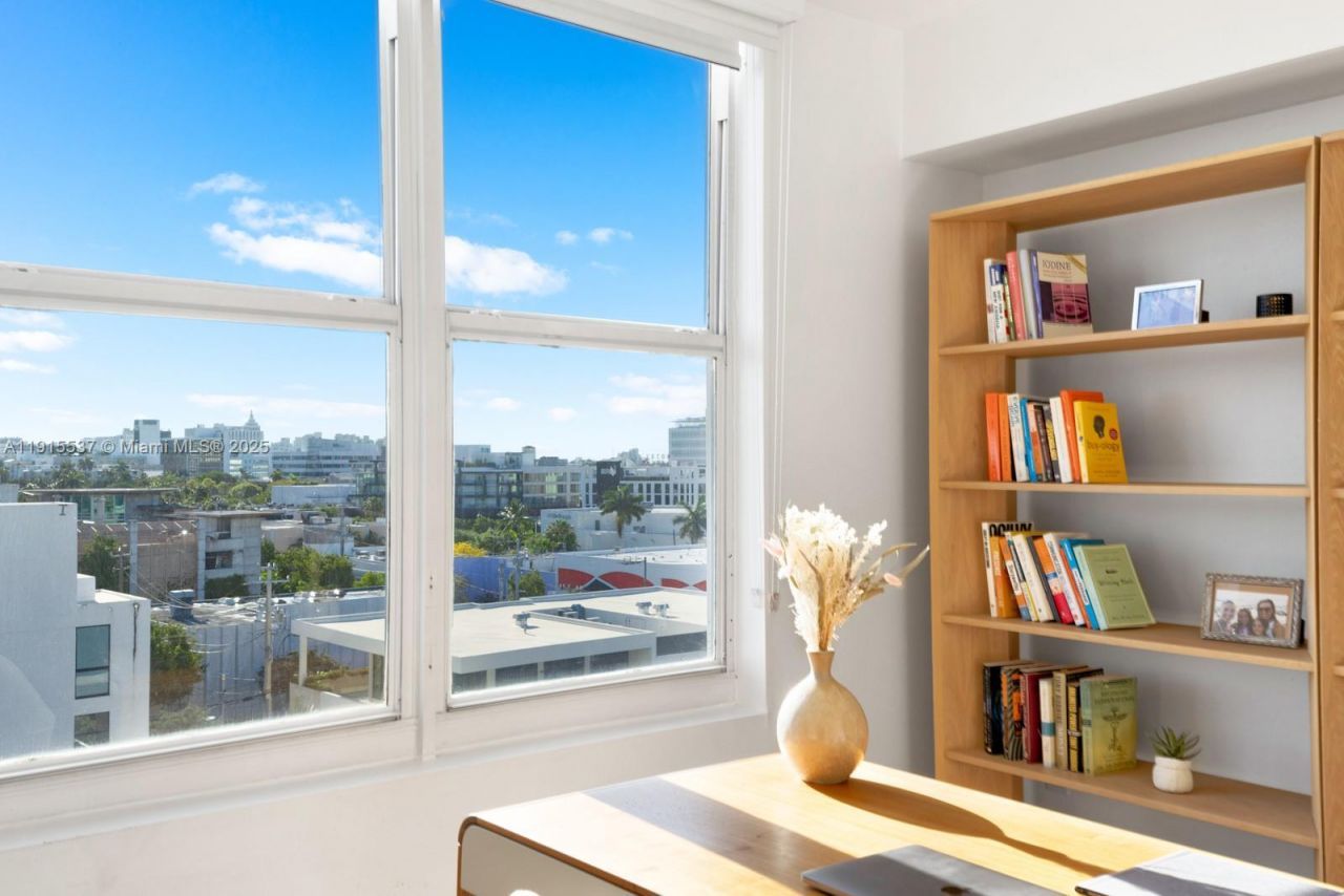 1800 Sunset Harbour Dr, Unit 803, Miami Beach, FL 33139 Photo