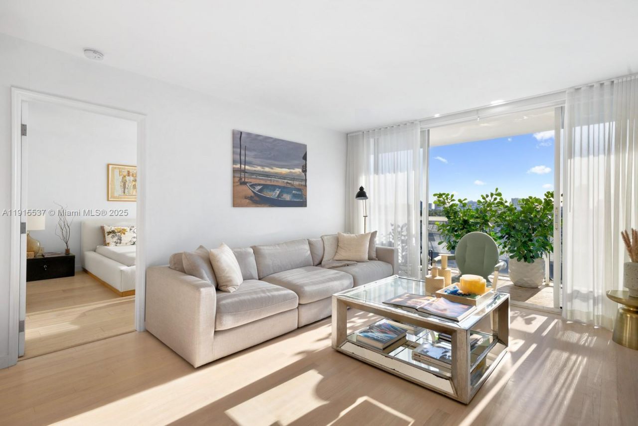 1800 Sunset Harbour Dr, Unit 803, Miami Beach, FL 33139 Photo