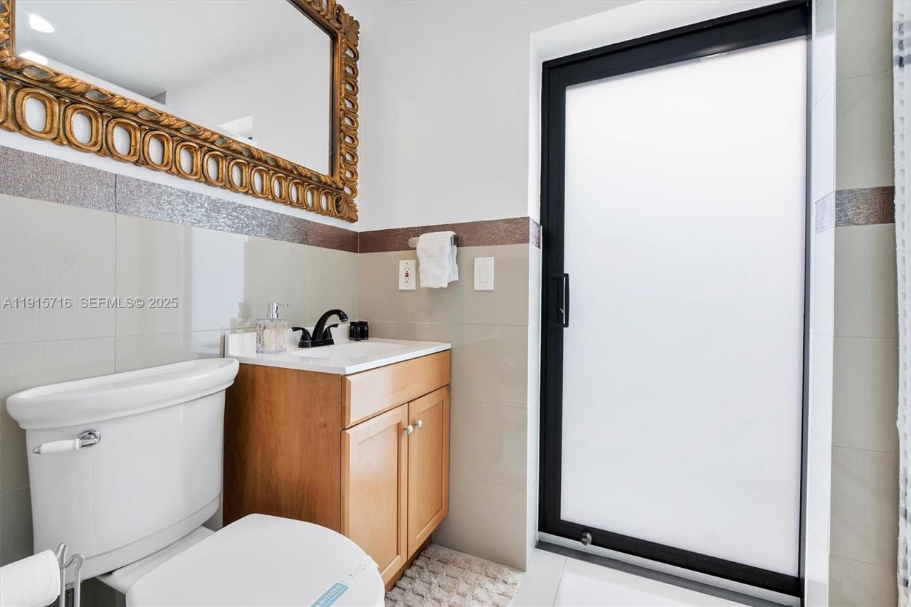 5800 NE 18th Ave, Fort Lauderdale, FL 33334 Photo