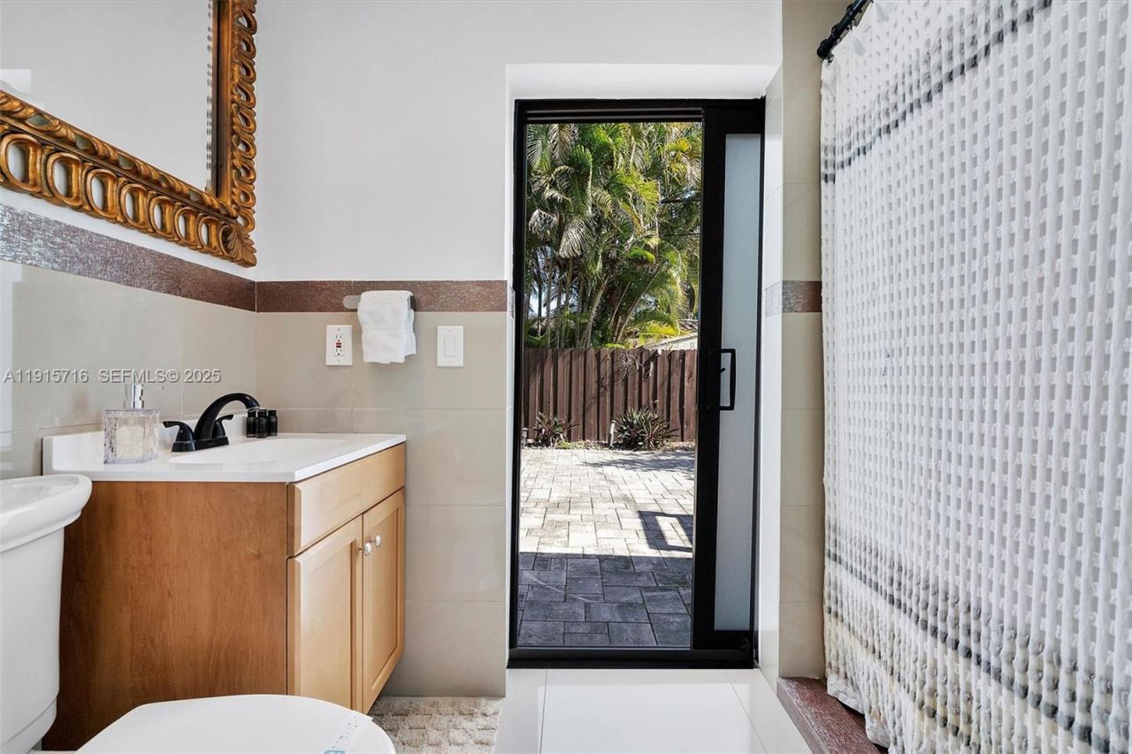 5800 NE 18th Ave, Fort Lauderdale, FL 33334 Photo