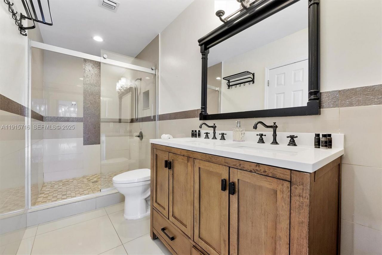 5800 NE 18th Ave, Fort Lauderdale, FL 33334 Photo