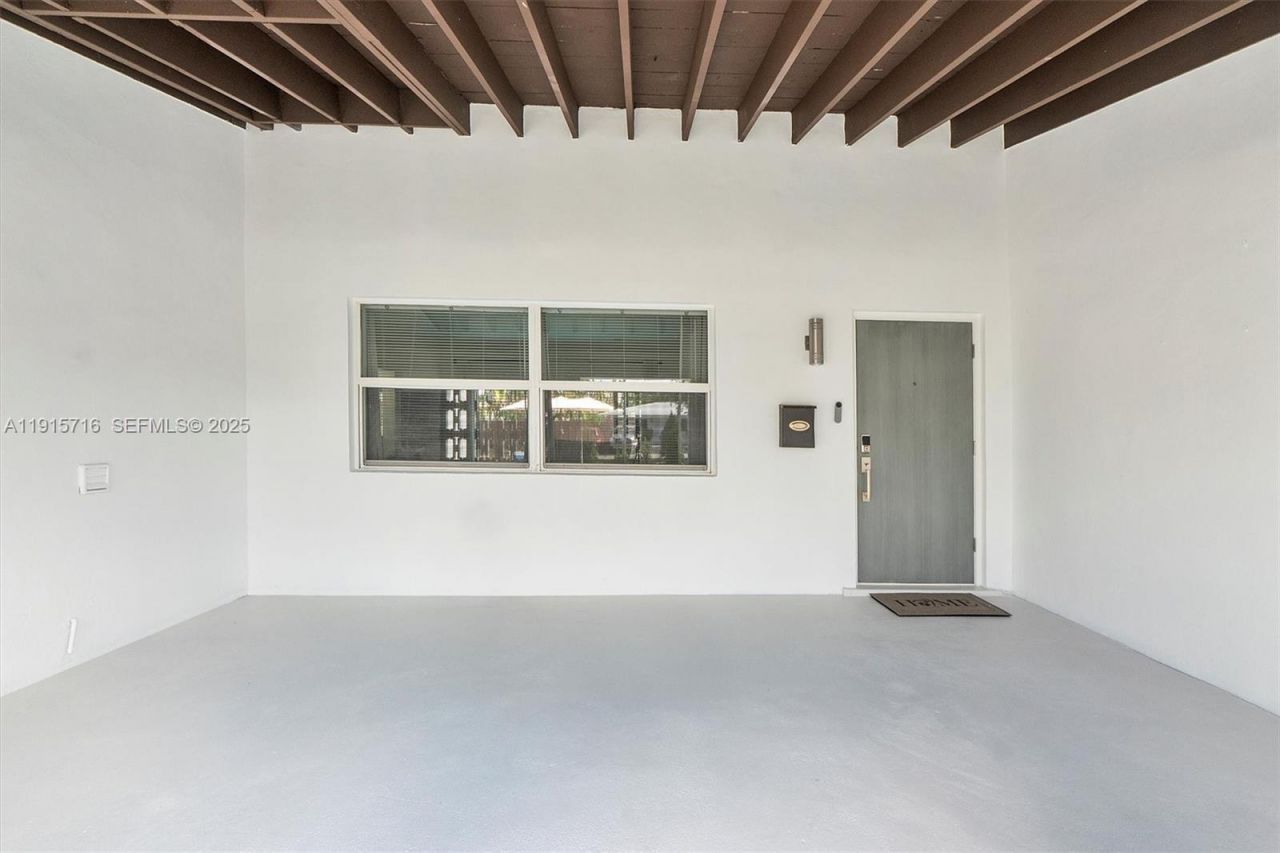 5800 NE 18th Ave, Fort Lauderdale, FL 33334 Photo