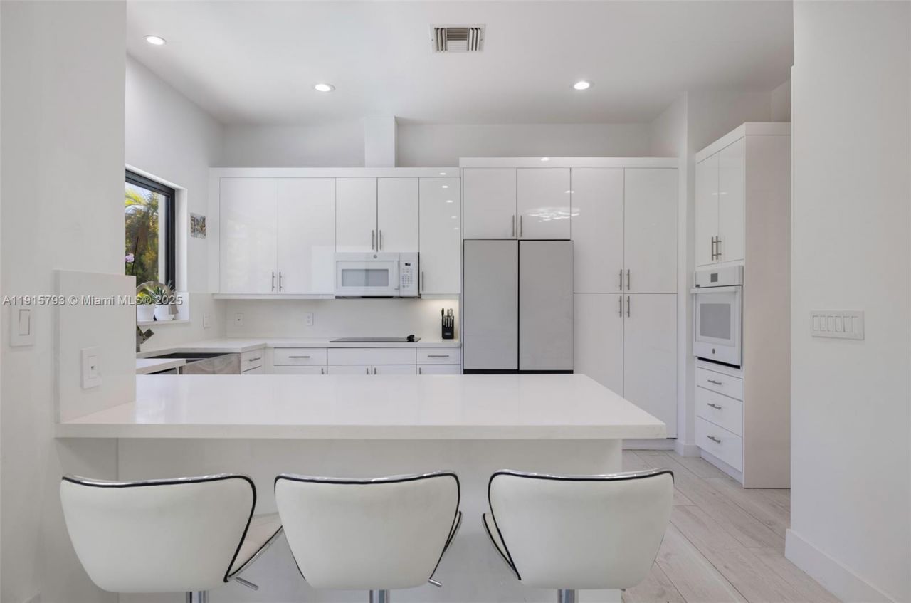 6220 SW 144th St, Coral Gables, FL 33158 Photo