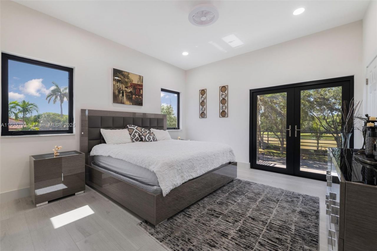 6220 SW 144th St, Coral Gables, FL 33158 Photo