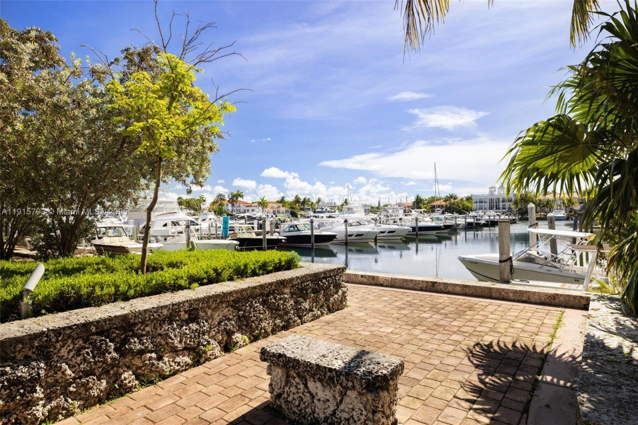 6220 SW 144th St, Coral Gables, FL 33158 Photo