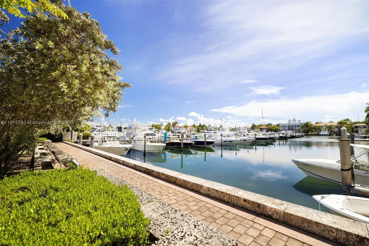 6220 SW 144th St, Coral Gables, FL 33158 Photo