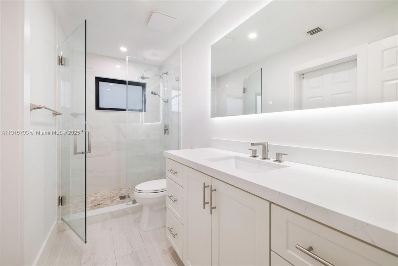 6220 SW 144th St, Coral Gables, FL 33158 Photo