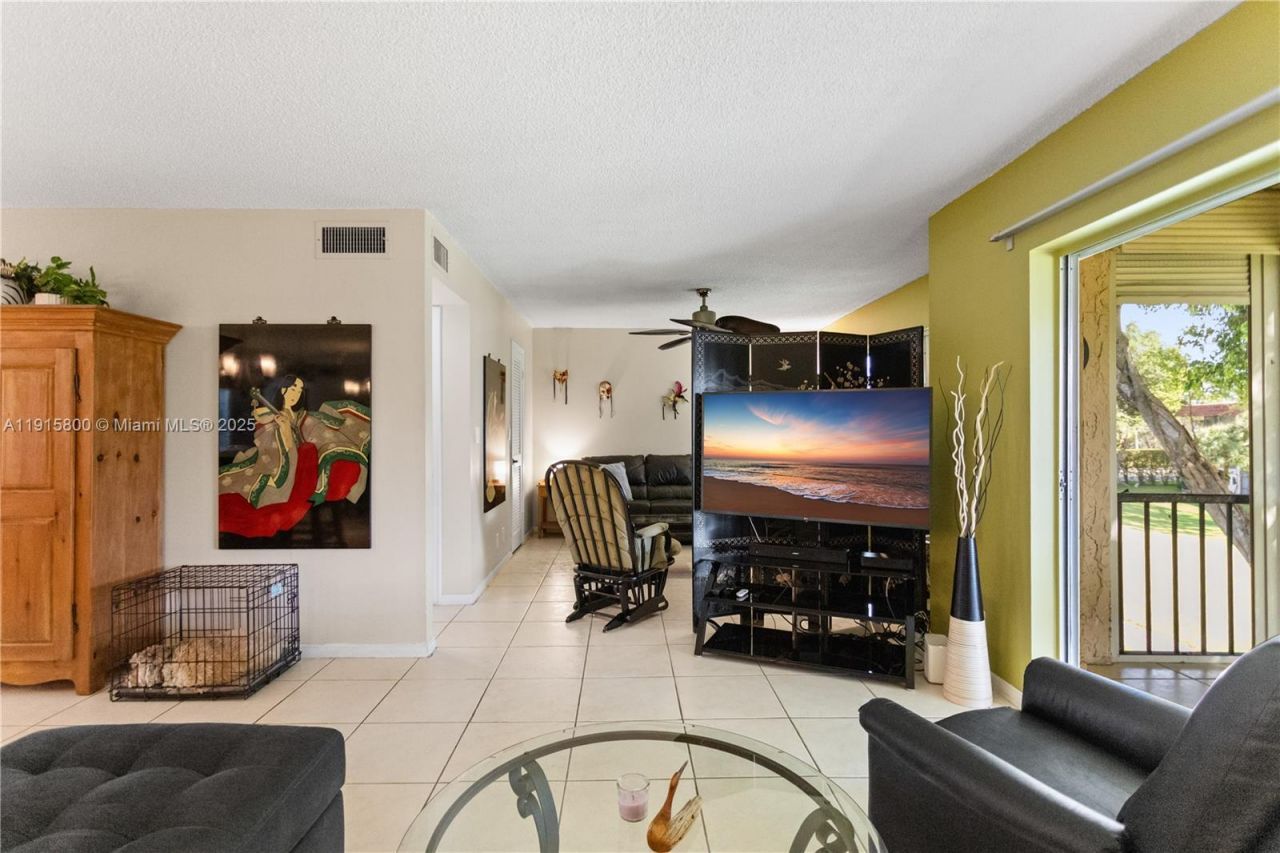 8940 S Hollybrook Blvd, Unit 53-304, Pembroke Pines, FL 33025 Photo