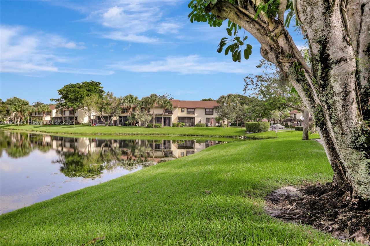 4615 S Carambola Cir S, Unit 27232, Coconut Creek, FL 33066 Photo