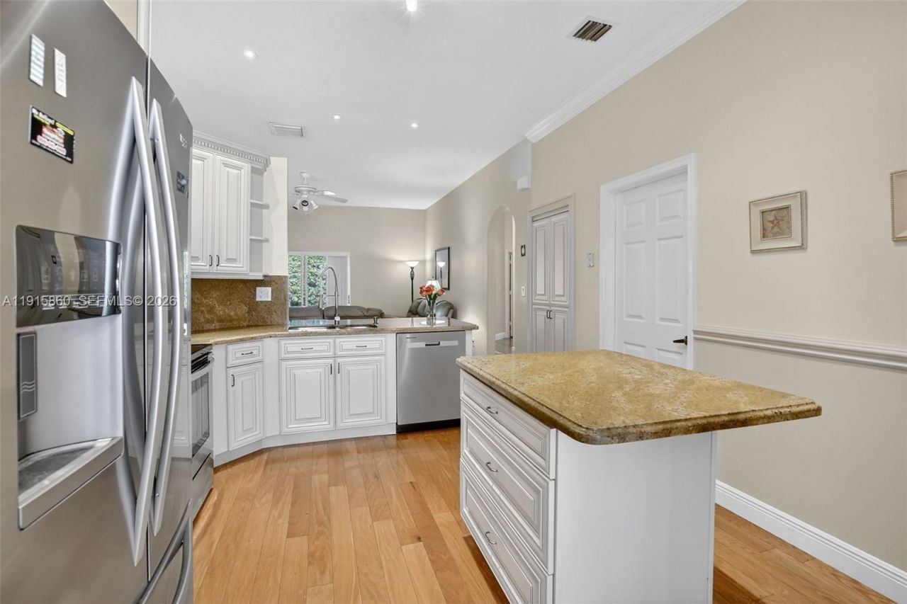 17061 NW 17th St, Pembroke Pines, FL 33028 Photo