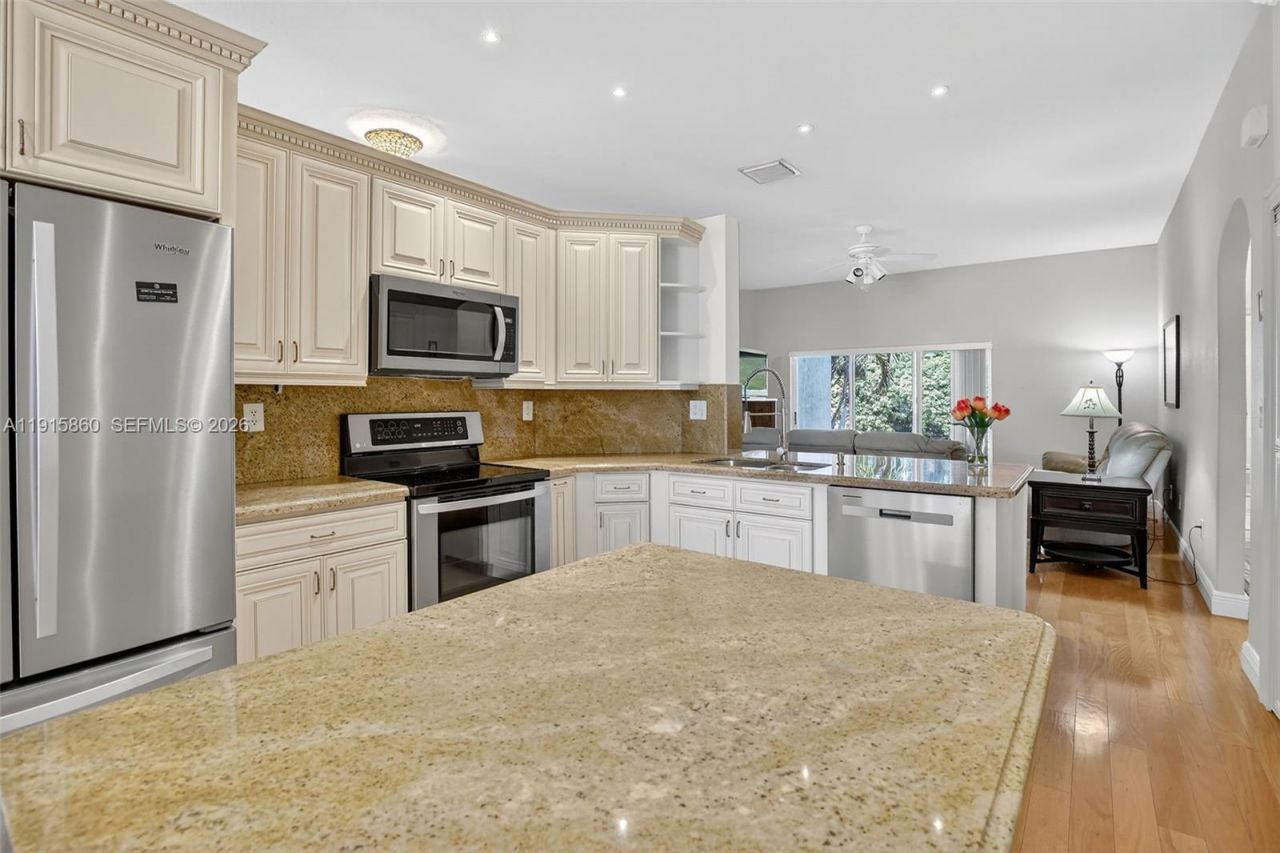 17061 NW 17th St, Pembroke Pines, FL 33028 Photo