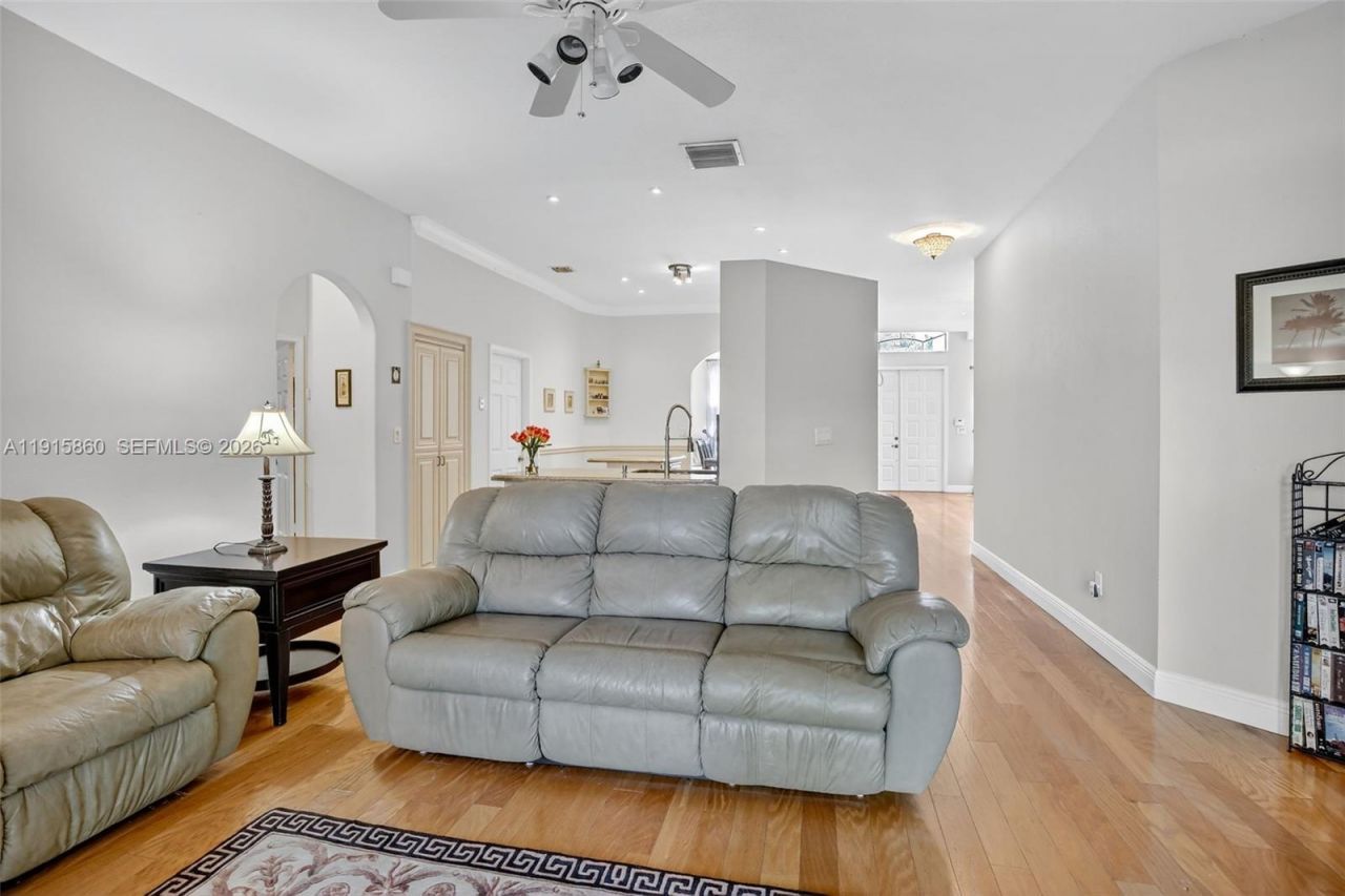 17061 NW 17th St, Pembroke Pines, FL 33028 Photo