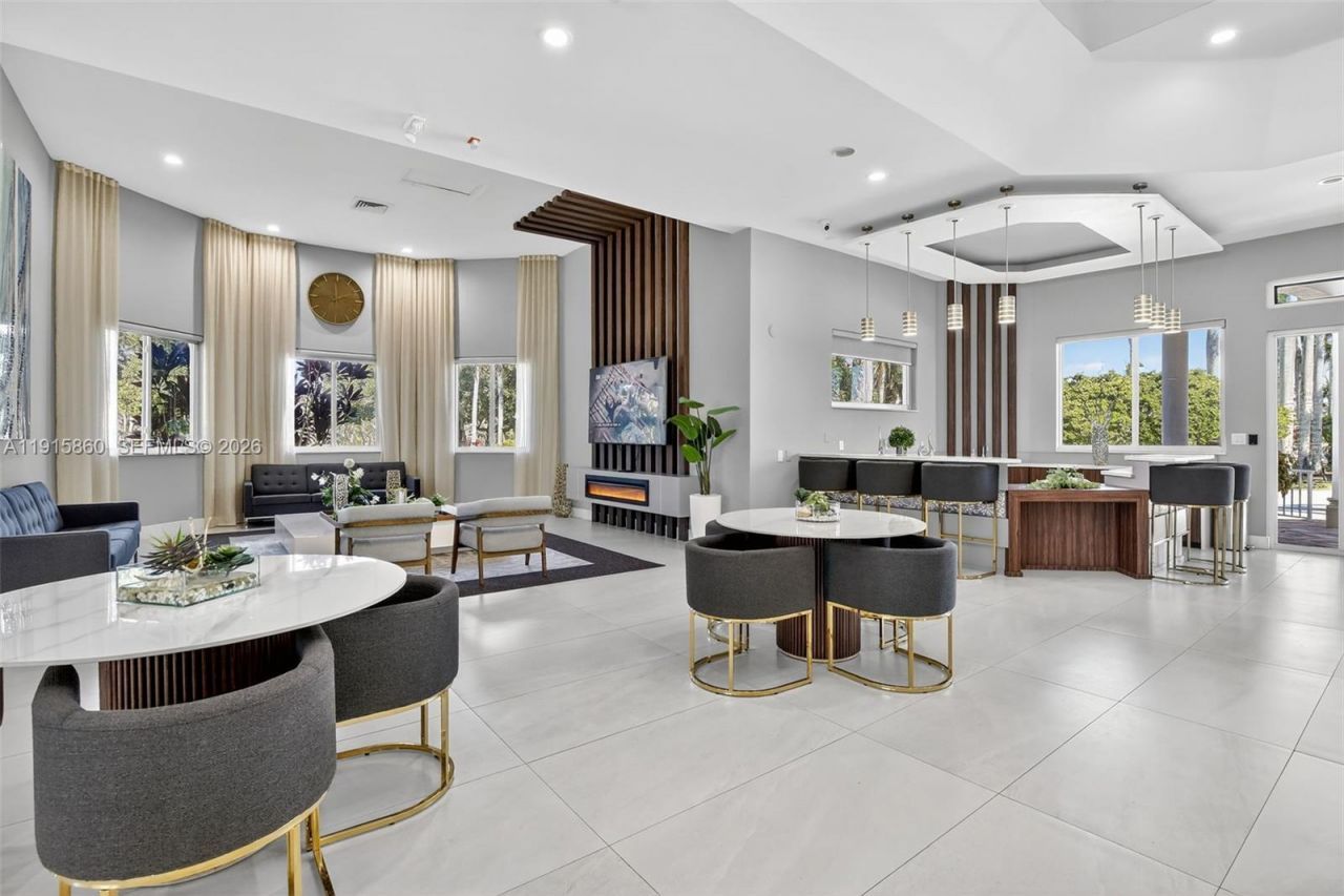 17061 NW 17th St, Pembroke Pines, FL 33028 Photo