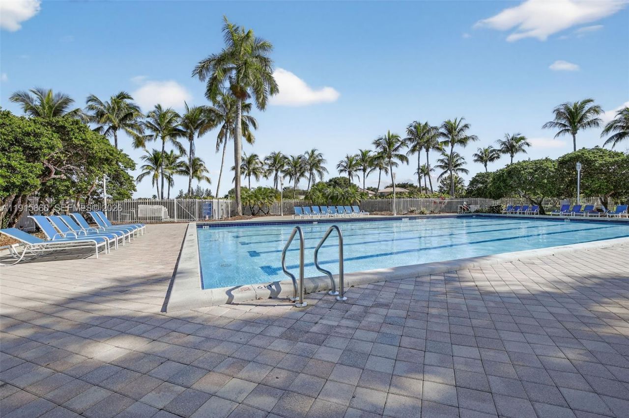 17061 NW 17th St, Pembroke Pines, FL 33028 Photo