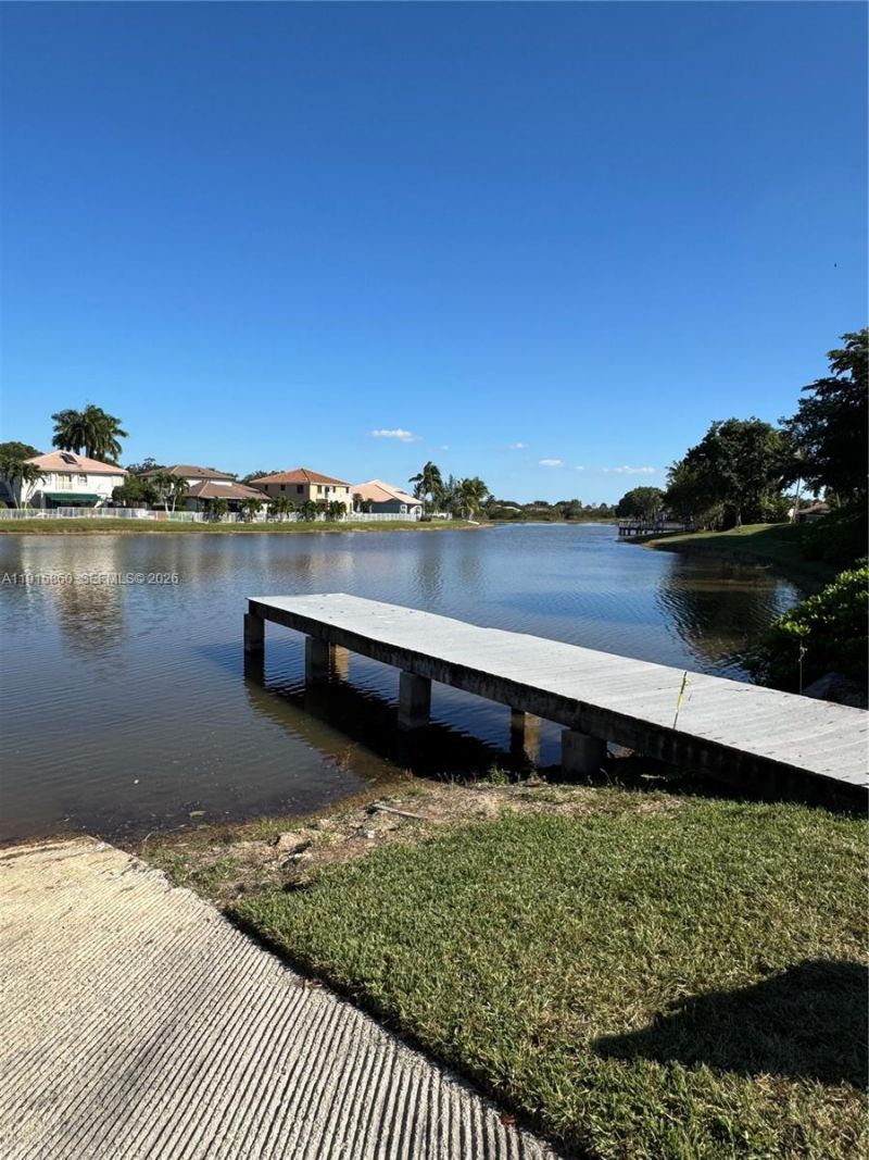 17061 NW 17th St, Pembroke Pines, FL 33028 Photo