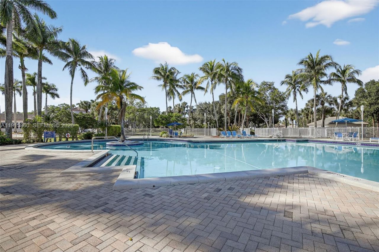 17061 NW 17th St, Pembroke Pines, FL 33028 Photo