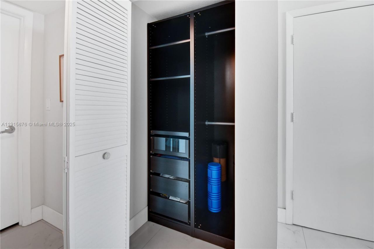 1800 N Bayshore Dr, Unit 4106, Miami, FL 33132 Photo