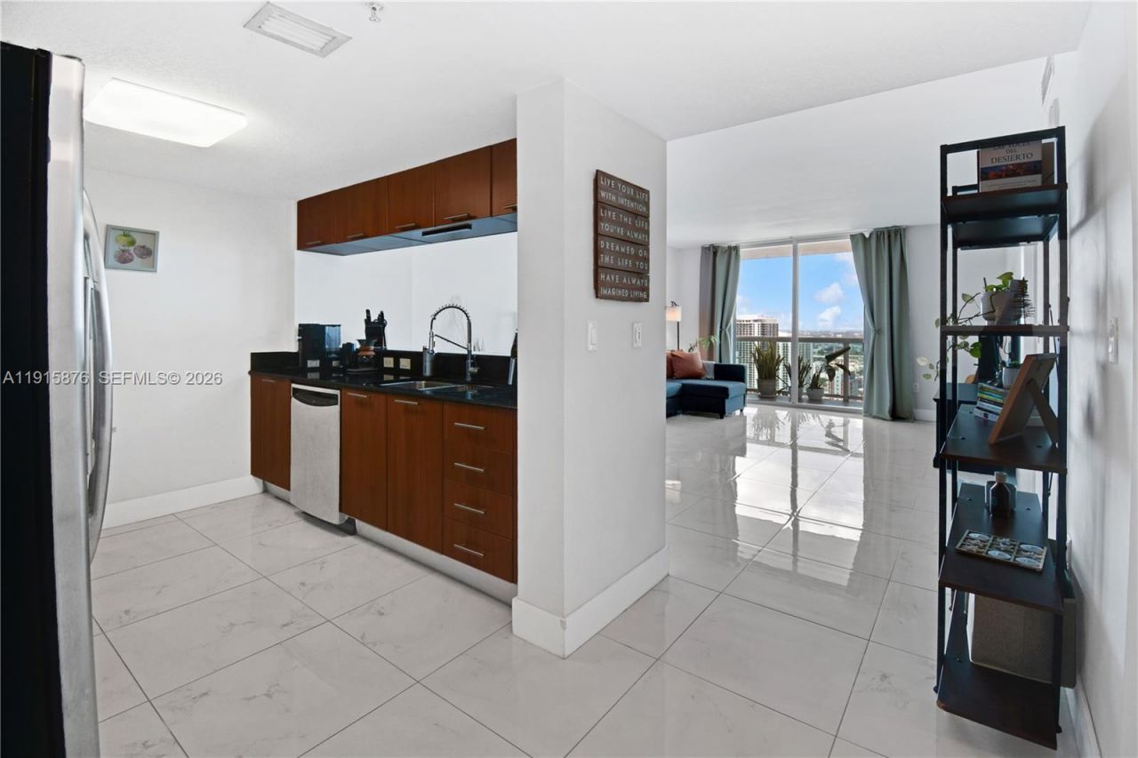 1800 N Bayshore Dr, Unit 4106, Miami, FL 33132 Photo