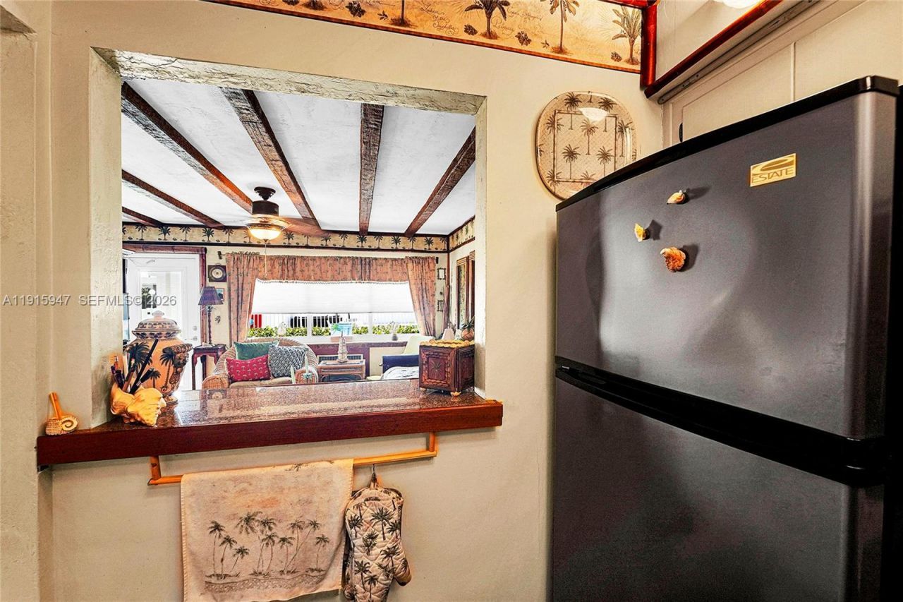 851 Atlantic Shores Blvd, Unit 121, Hallandale Beach, FL 33009 Photo