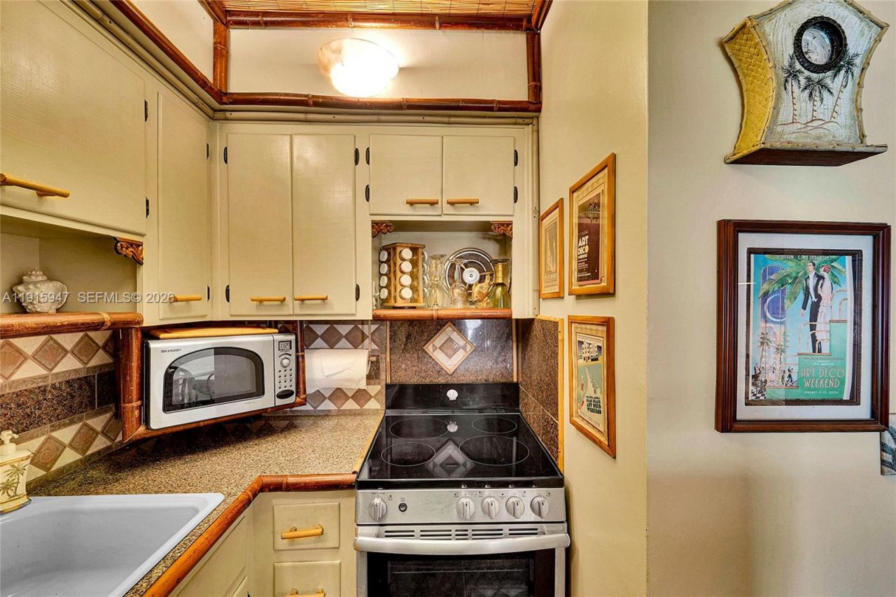 851 Atlantic Shores Blvd, Unit 121, Hallandale Beach, FL 33009 Photo