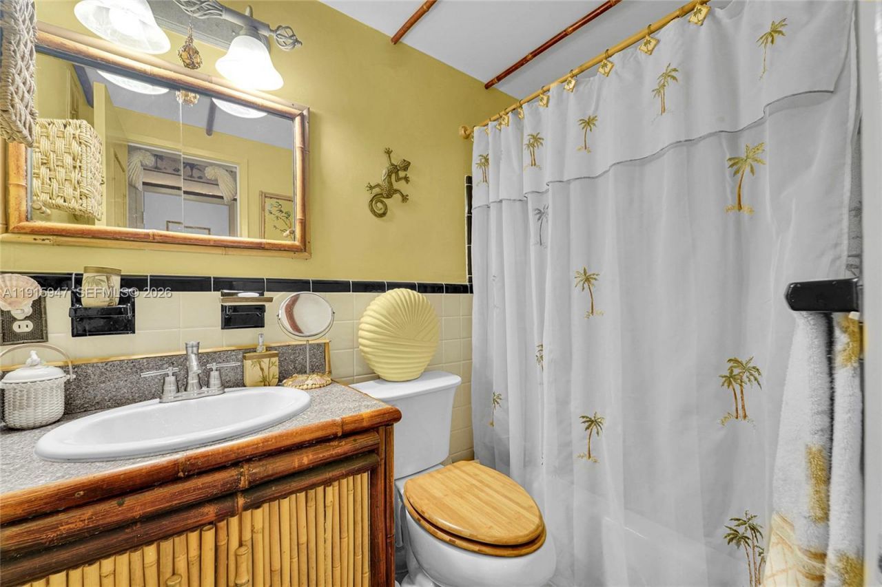 851 Atlantic Shores Blvd, Unit 121, Hallandale Beach, FL 33009 Photo