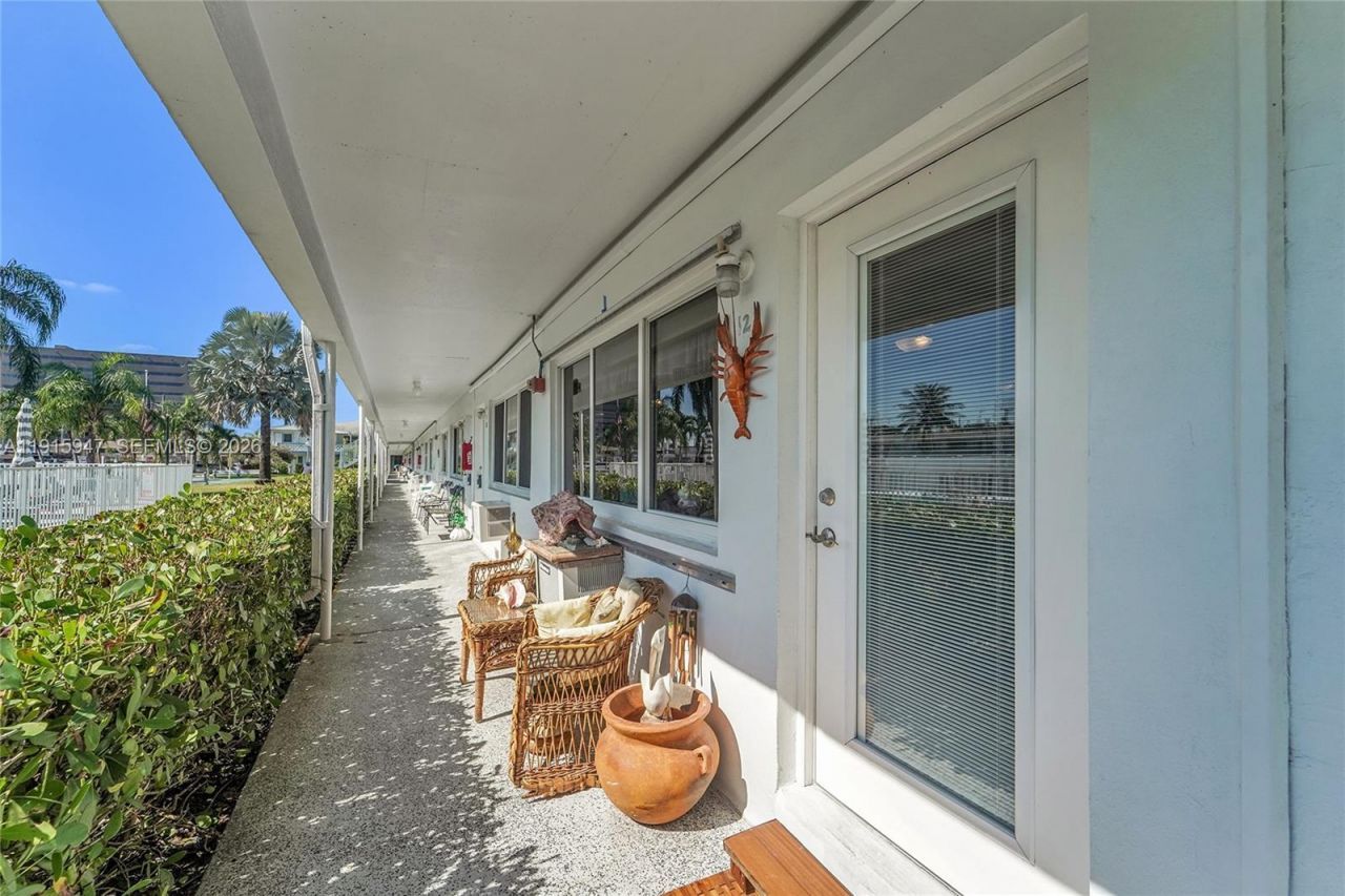 851 Atlantic Shores Blvd, Unit 121, Hallandale Beach, FL 33009 Photo