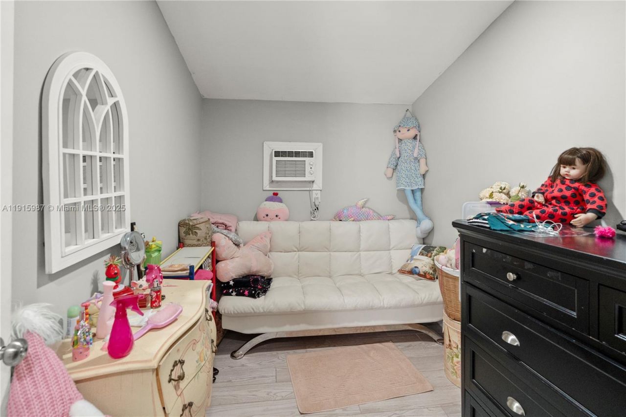 302 Floyd Ave S, Naples, FL 33976 Photo