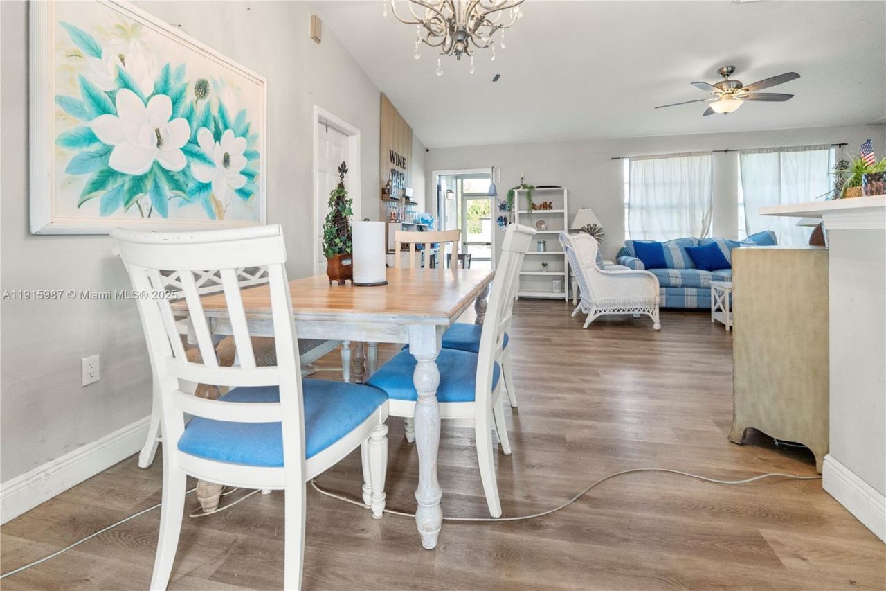 302 Floyd Ave S, Naples, FL 33976 Photo